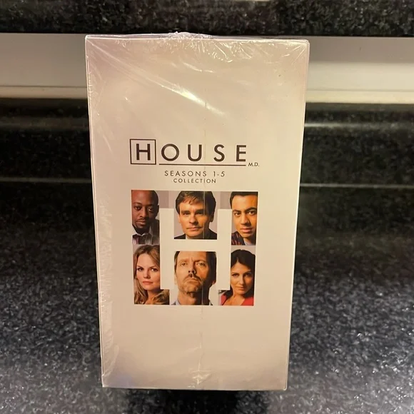 House MD: Seasons 1-5 DVD Set - Picture 4 of 5